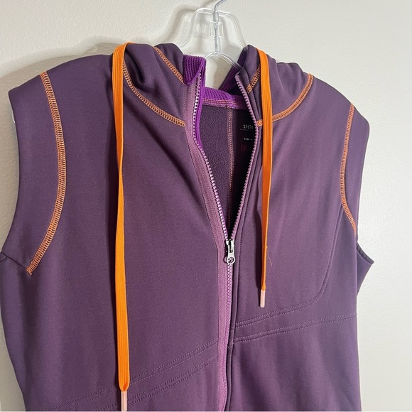 Title Nine Size Large Purple Performance Full Zip Hooded Fleece Lined Vest RSB - Picture 2 of 6